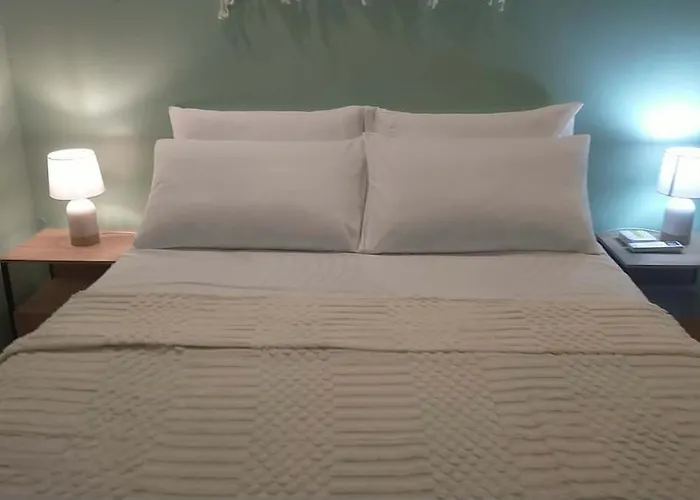 Ferienhaus Bright & Spacious In The Heart Of Town *