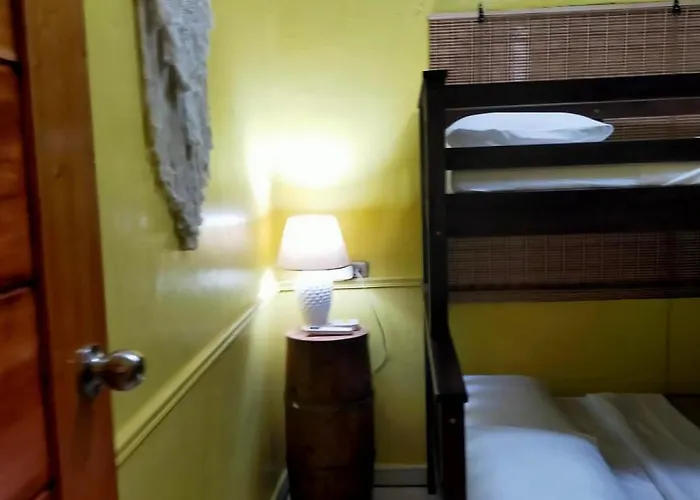 Bright & Spacious In The Heart Of Town Ferienhaus Compostela (Cebu)